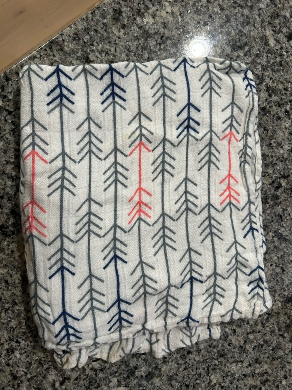 Tula White Muslin Cloth with Navy, Gray, and Coral Arrow Print